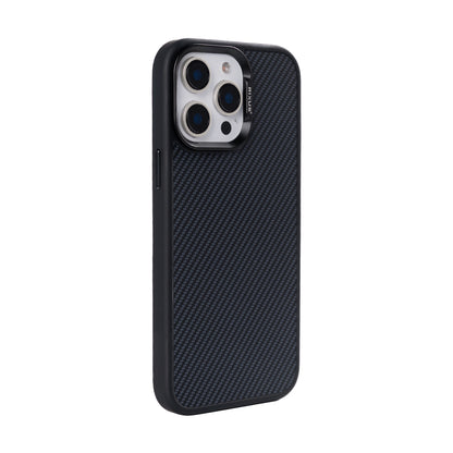 Rixus Mag Carbon Hoesje met MagSafe voor iPhone 15 Pro – Titanium Zwart – Beschermhoes